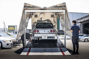 R33 GT-R 400R ─ 伝説の一台が繋いだご縁と信頼 後編：ドライアイス洗浄と旅立ちの朝、そして“夢の車庫”へ