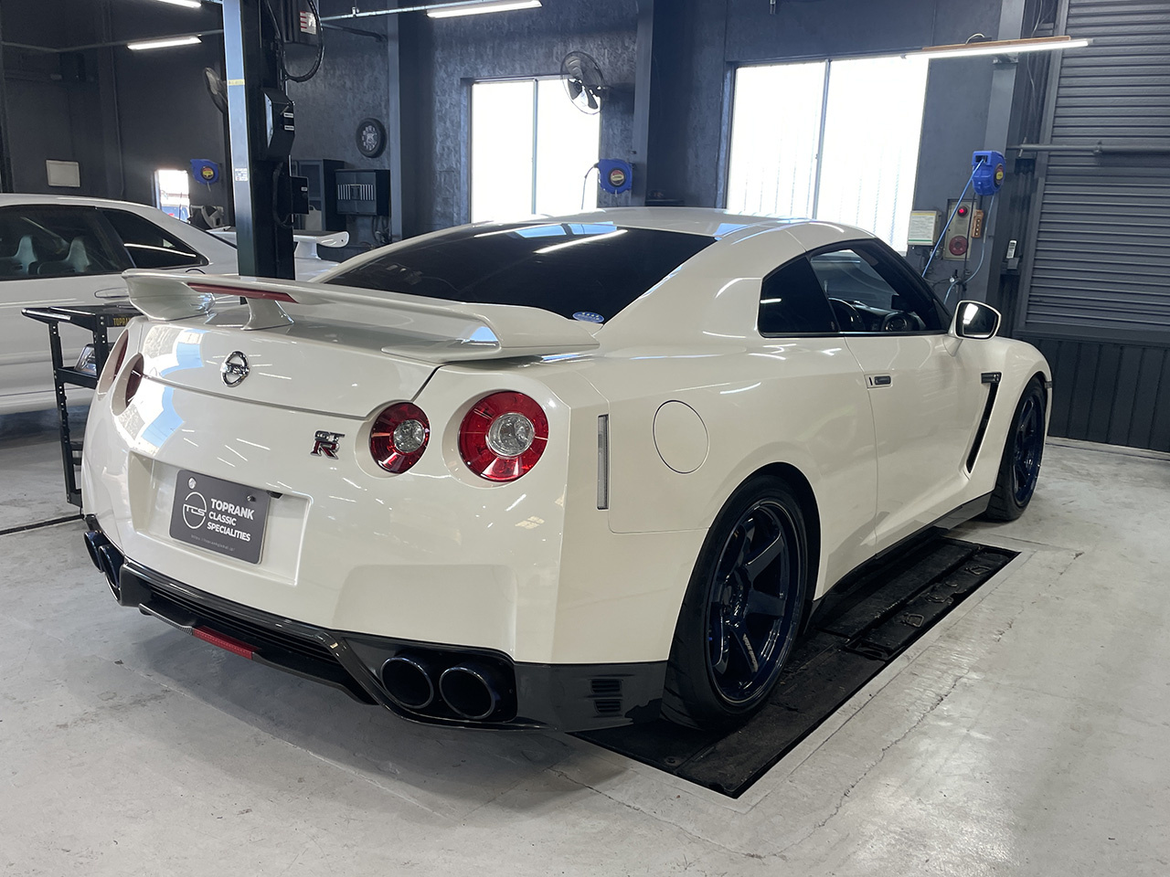 日産 GT-R ピュアエディション