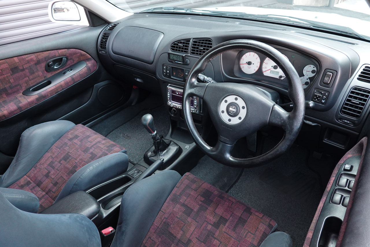 三菱 ランサーエボリューション CN9A ランサー GSR エボリューション IV