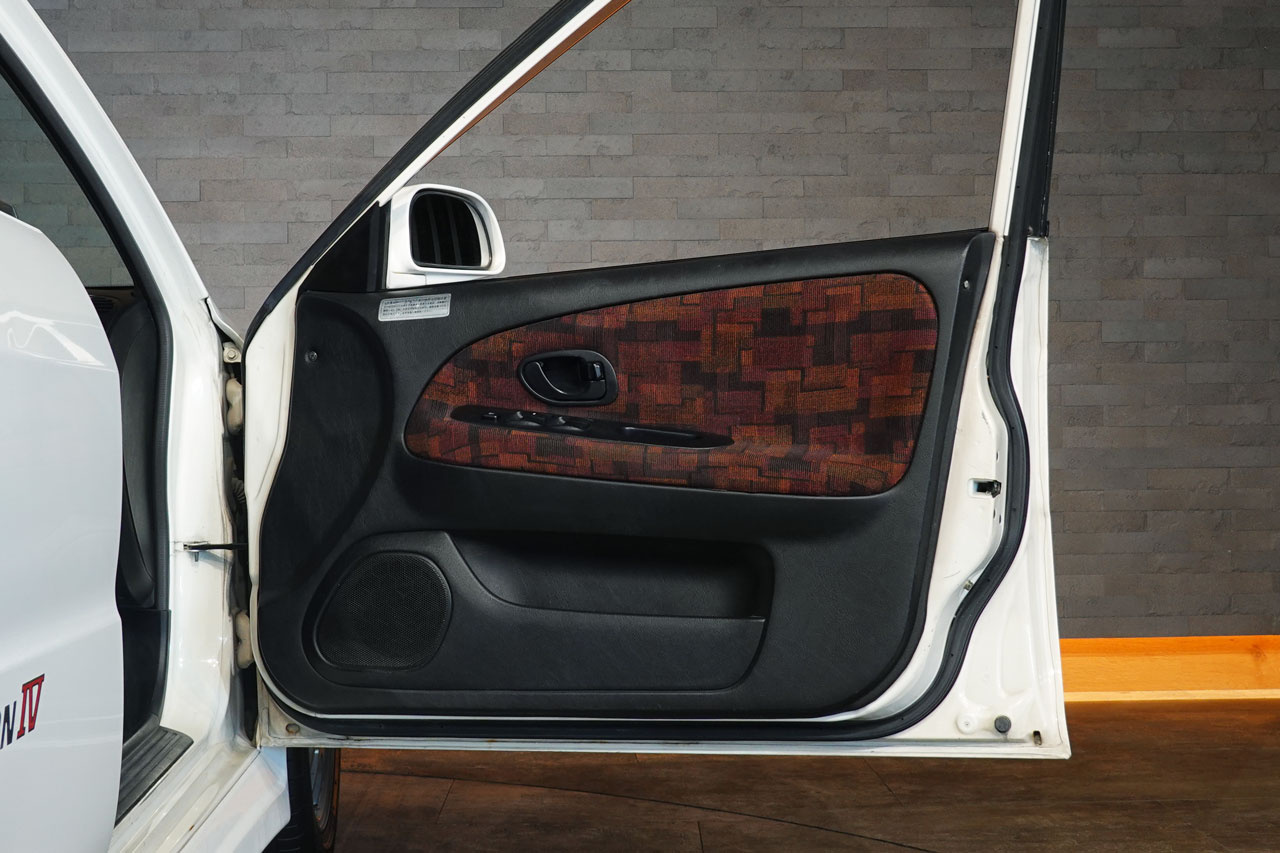 三菱 ランサーエボリューション CN9A ランサー GSR エボリューション IV