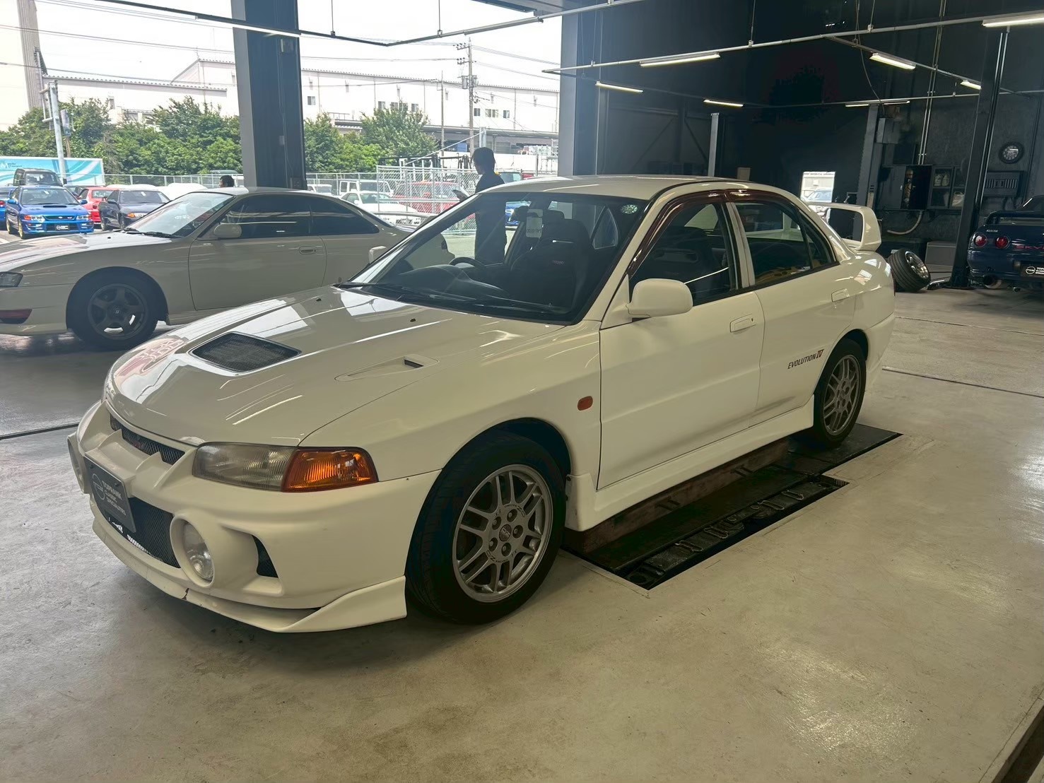 三菱 ランサーエボリューション CN9A ランサー GSR エボリューション IV