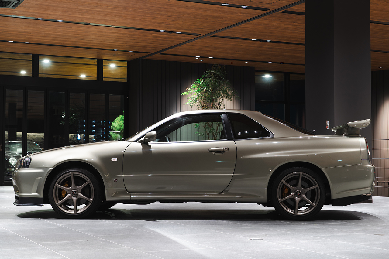 日産 スカイラインGT-R BNR34 R34 スカイラインGT-R  Vスペック2ニュル