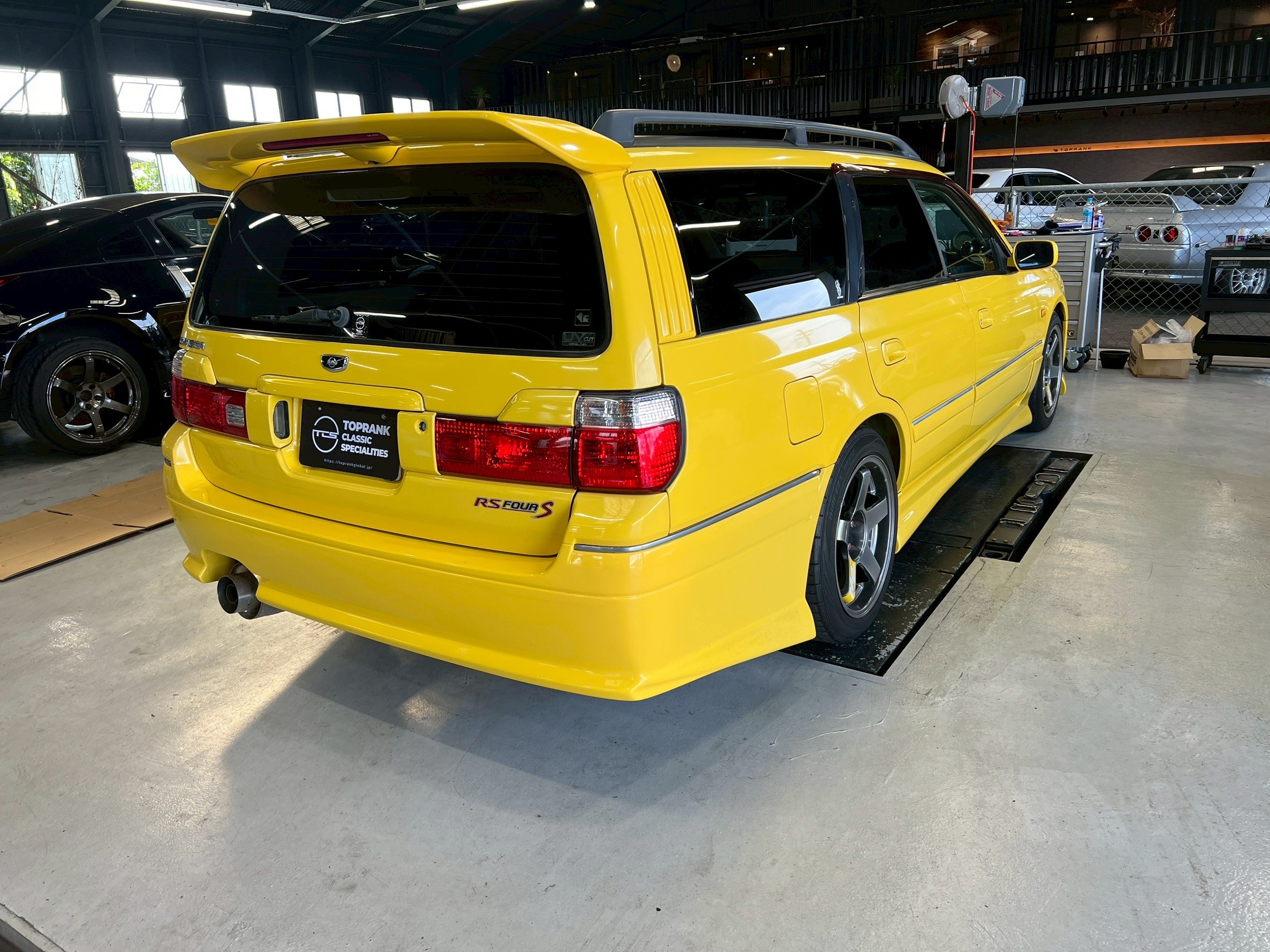 日産 ステージア 