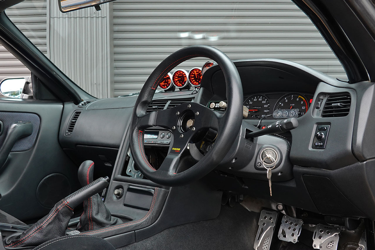 日産 スカイラインGT-R BCNR33 R33 スカイラインGT-R Vスペック