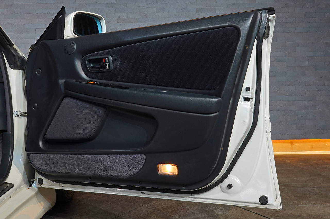 トヨタ チェイサー JZX100 チェイサー ツアラーV