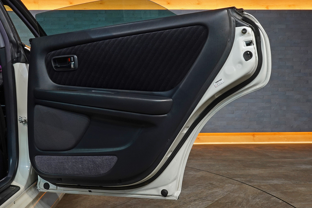 トヨタ チェイサー JZX100 チェイサー ツアラーV