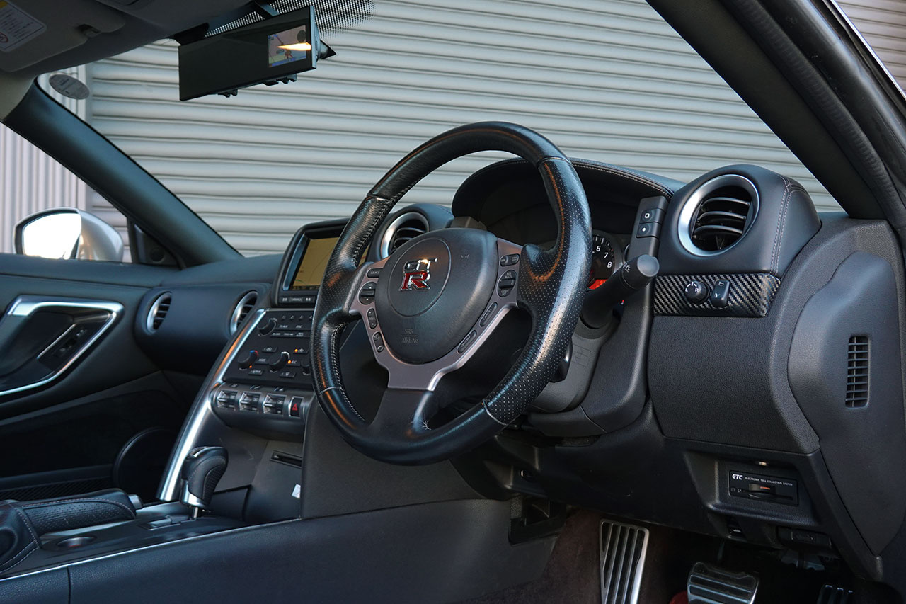 日産 GT-R R35 GT-R プレミアムエディション