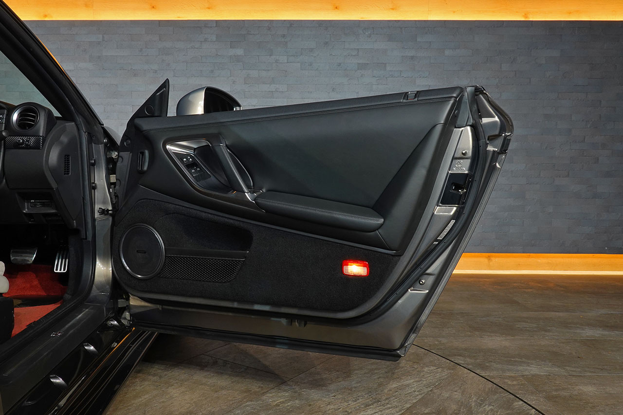 日産 GT-R R35 GT-R プレミアムエディション