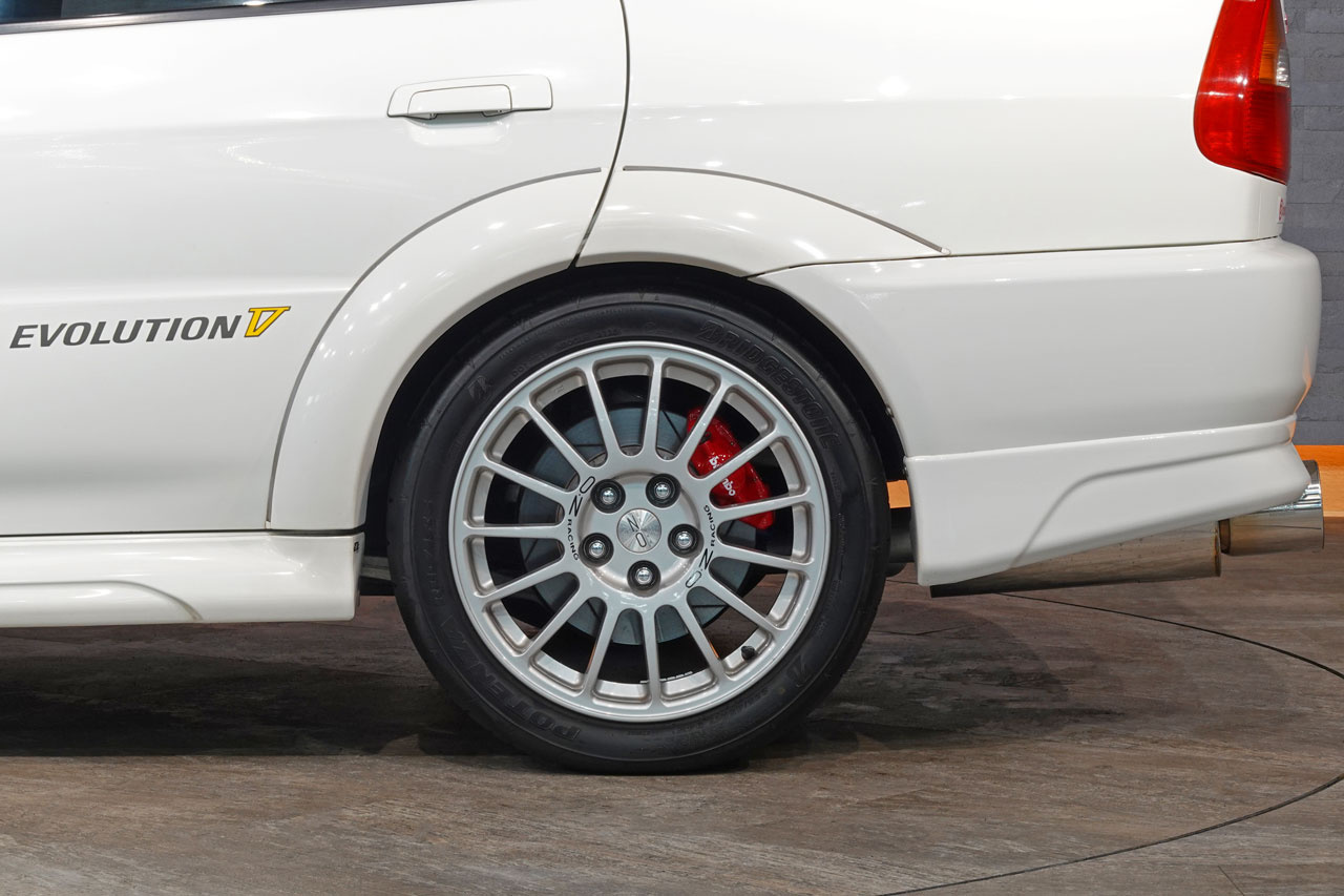 三菱 ランサーエボリューション CN9A ランサー GSR エボリューション V