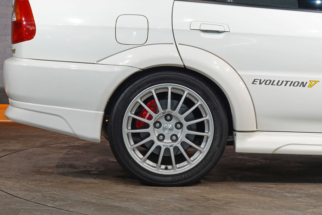 三菱 ランサーエボリューション CN9A ランサー GSR エボリューション V