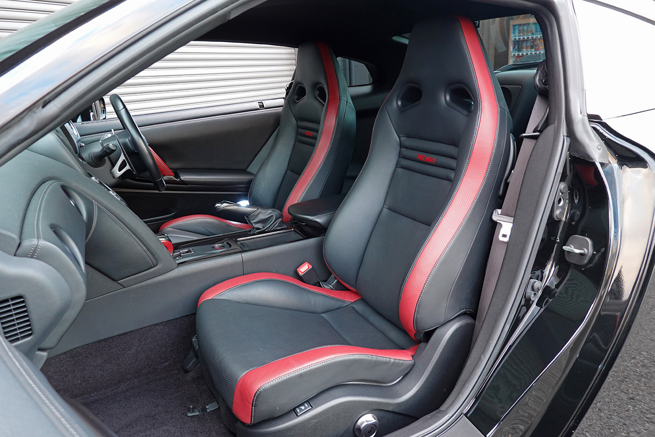 日産 GT-R R35 GT-R ブラックエディション