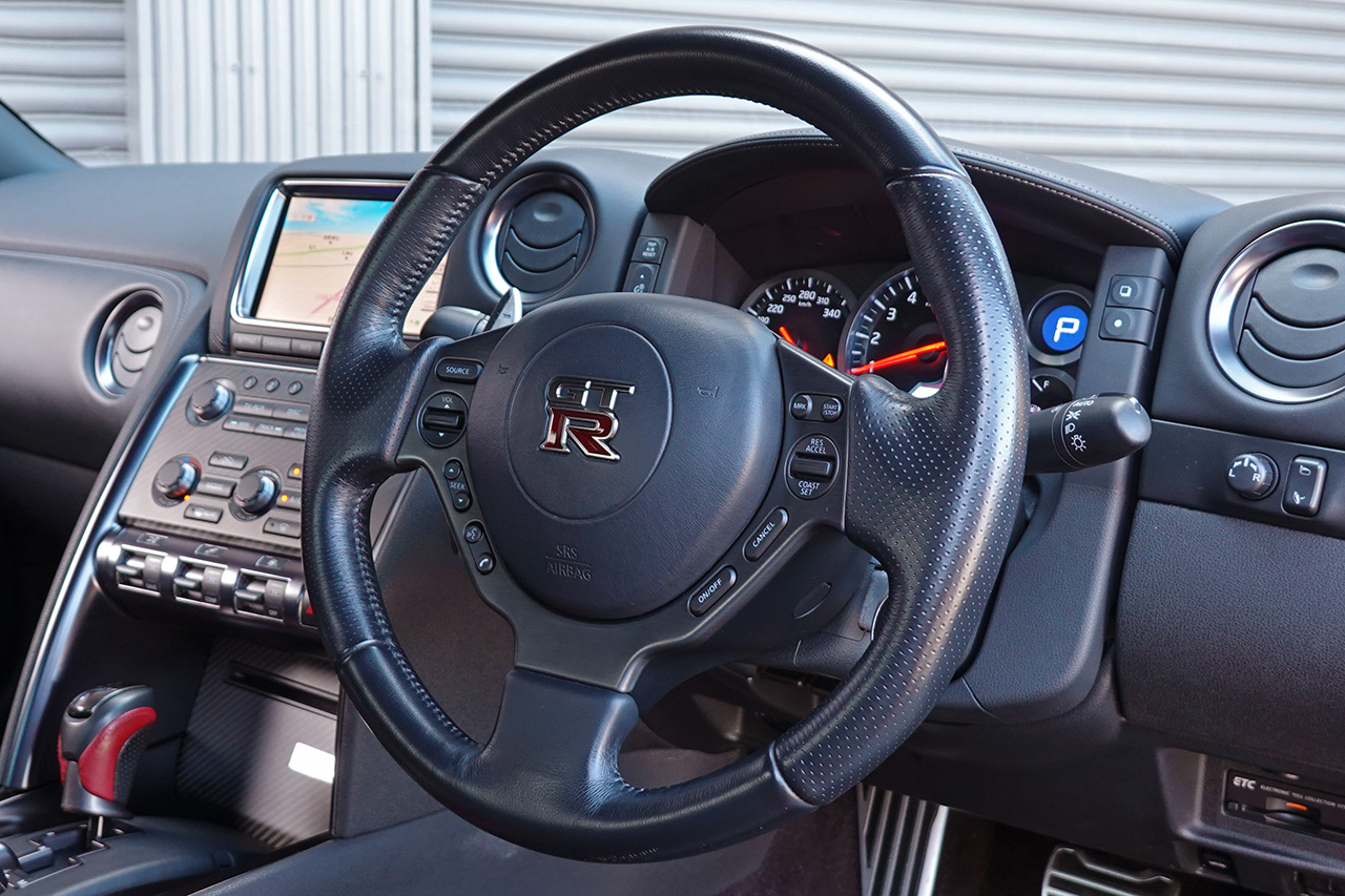 日産 GT-R R35 GT-R ブラックエディション