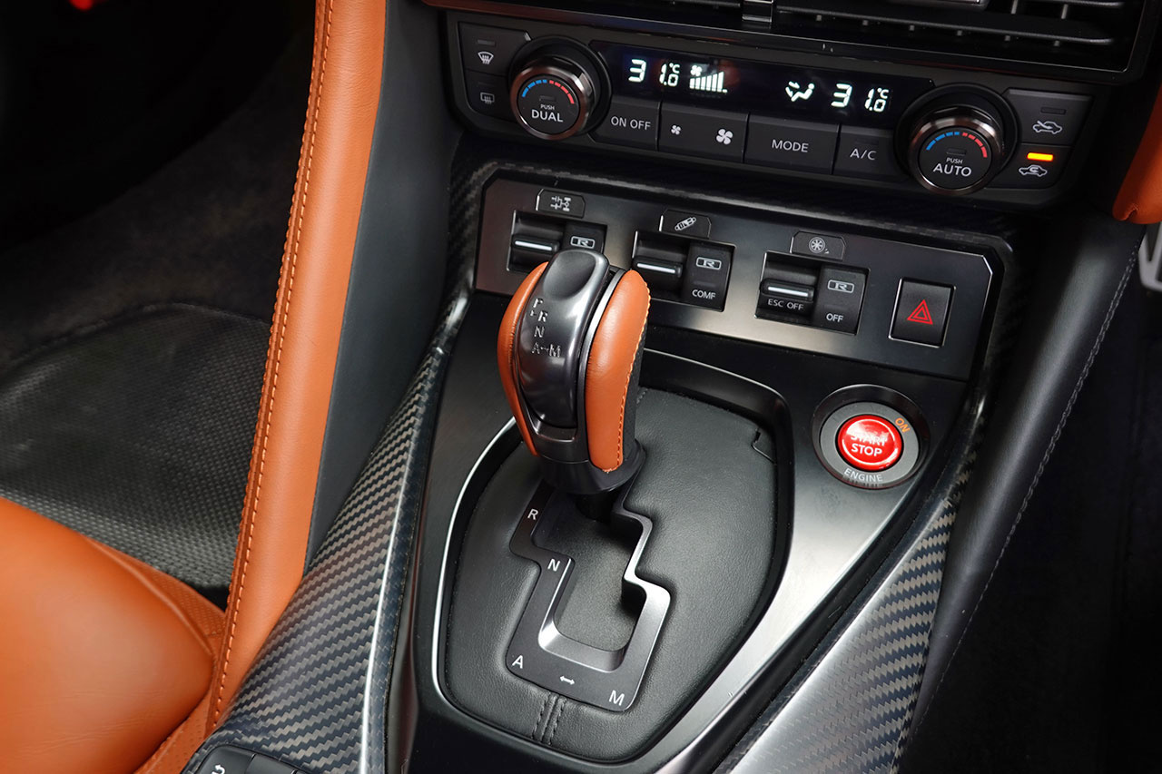 日産 GT-R R35 GT-R プレミアムエディション