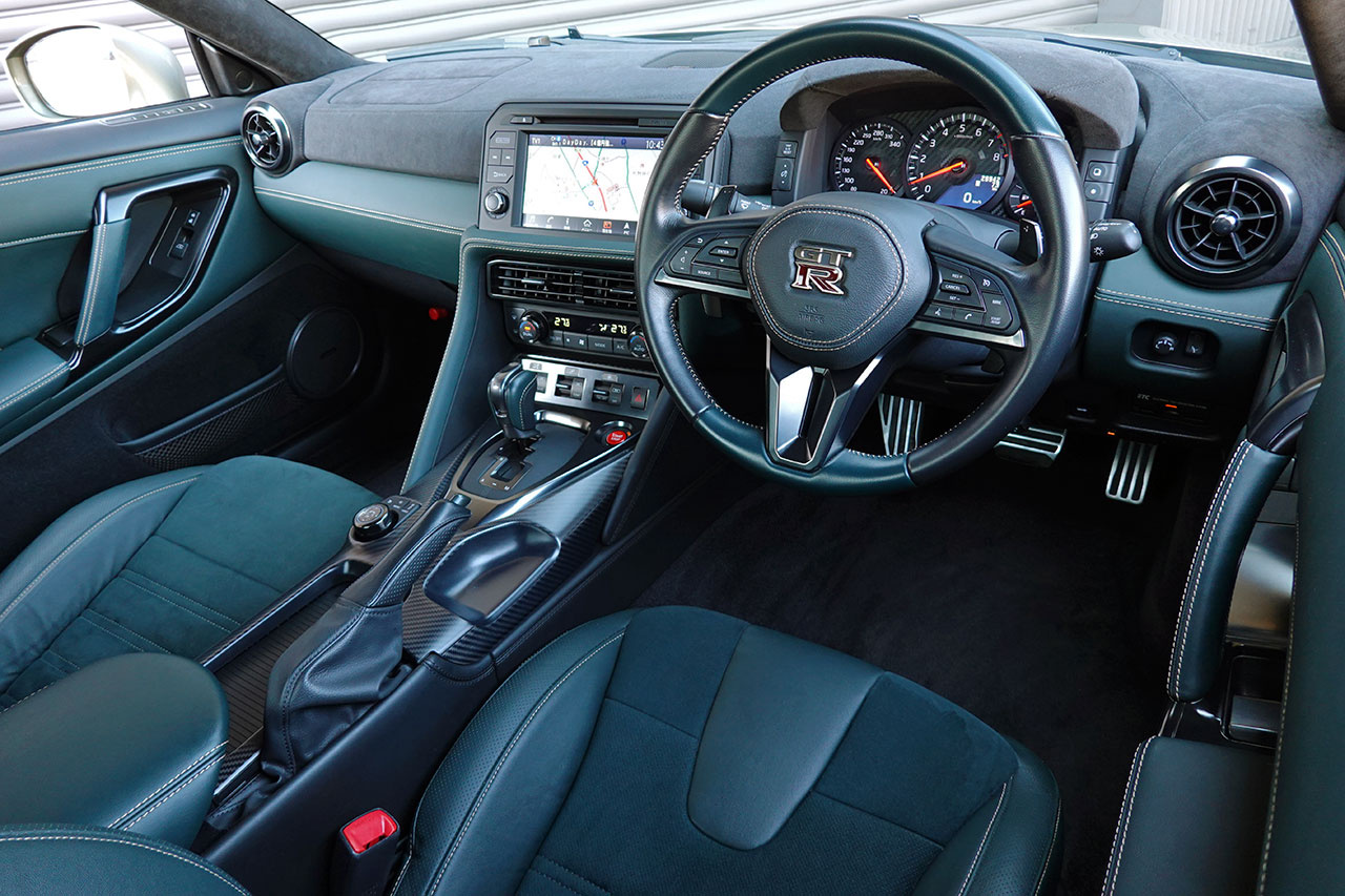 日産 GT-R R35 GT-R プレミアムエディション T-Spec