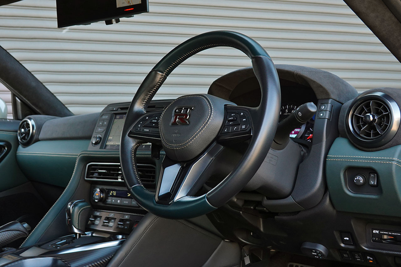 日産 GT-R R35 GT-R プレミアムエディション T-Spec