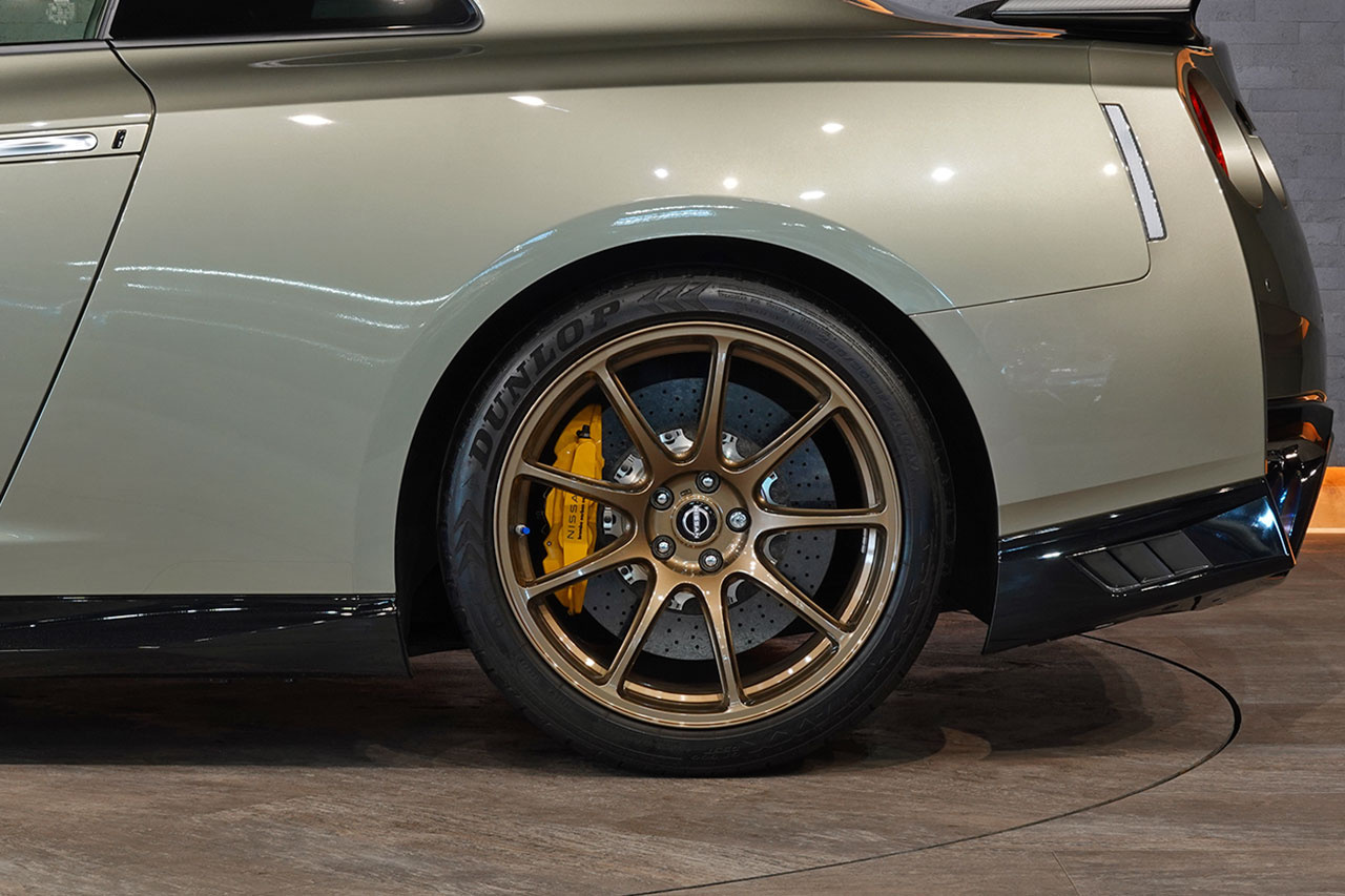 日産 GT-R R35 GT-R プレミアムエディション T-Spec