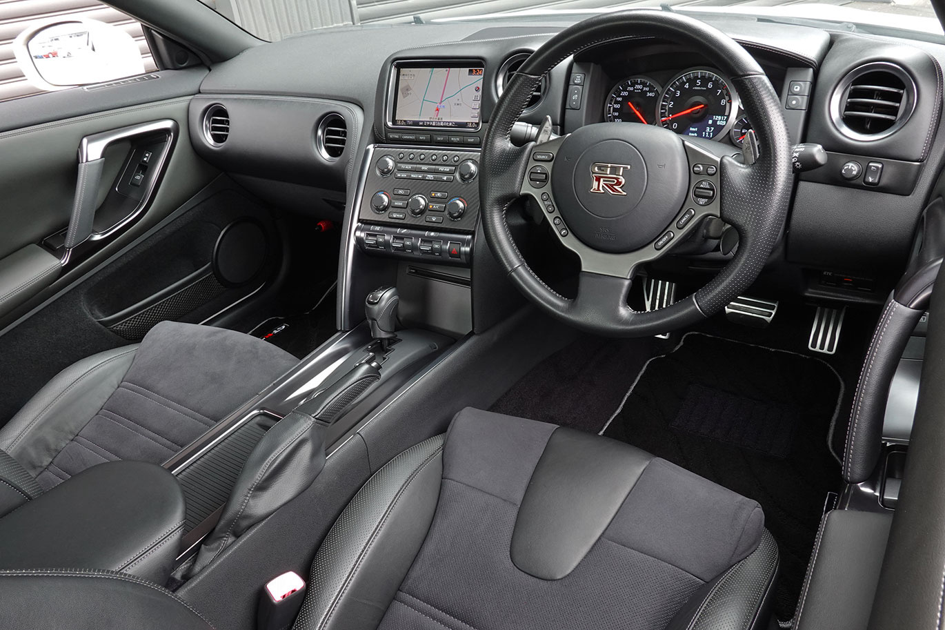 日産 GT-R R35 GT-R Pure Edition・ワンオーナー・MY11・新品ダッシュ交換済み・フライホイールハウジング対策済