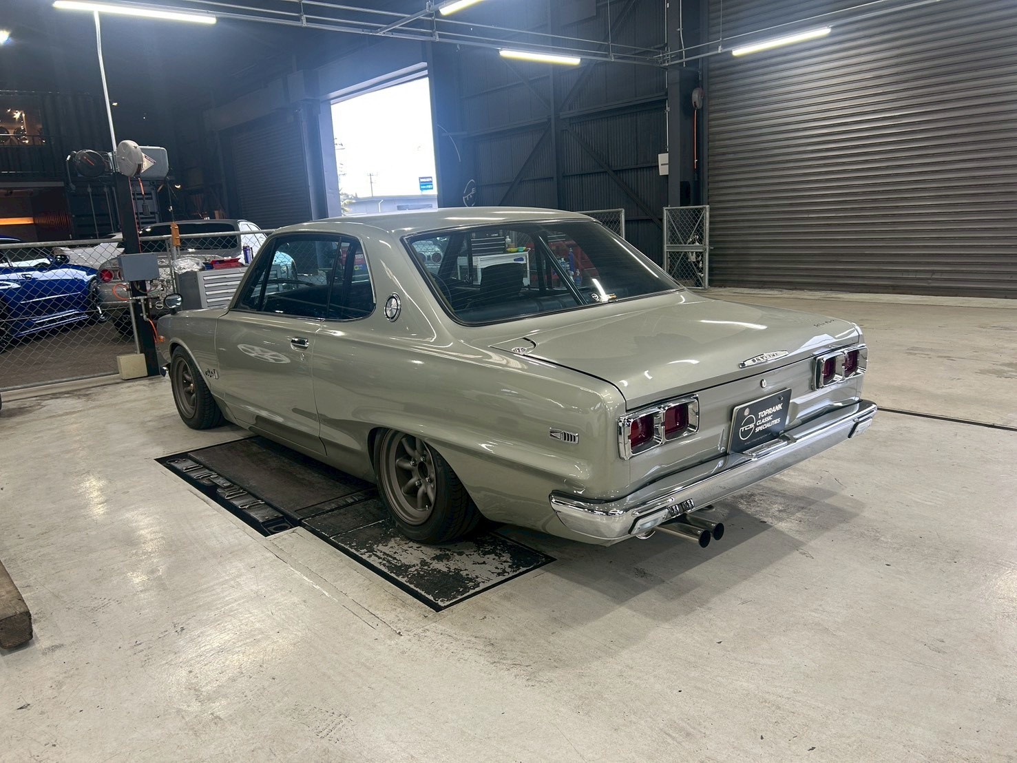 日産 スカイライン 