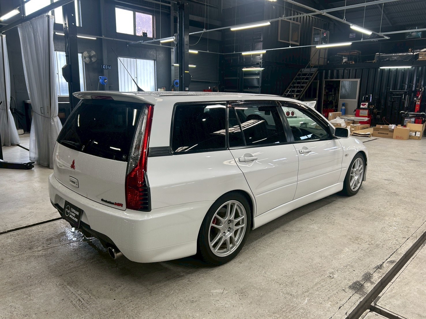 三菱 ランサーエボリューションワゴン 