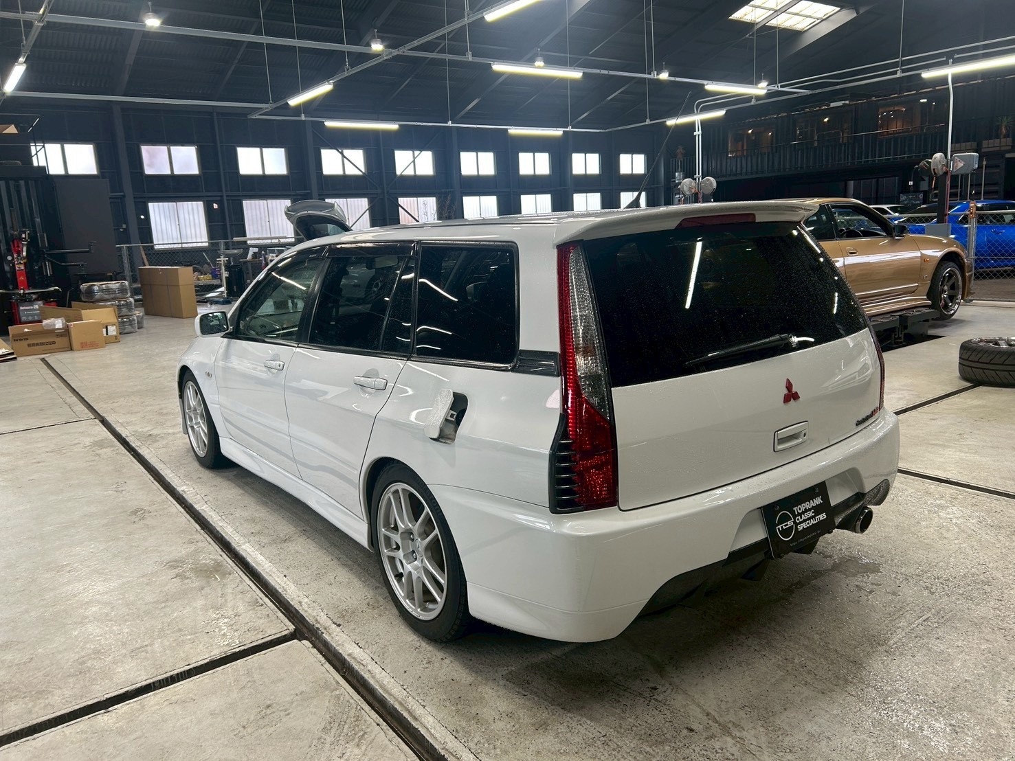 三菱 ランサーエボリューションワゴン 