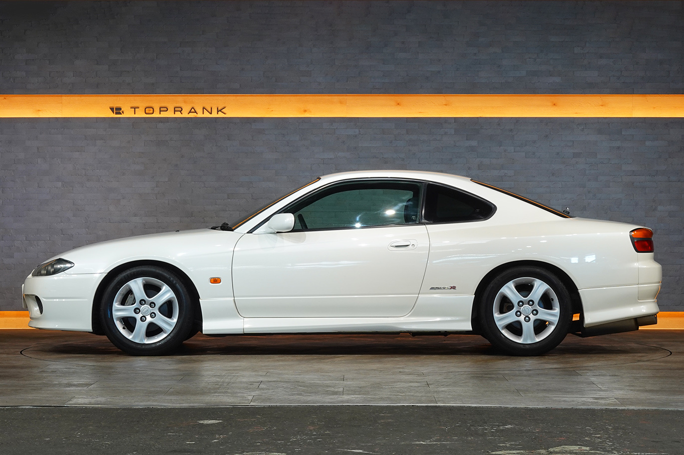 日産 シルビア S15  Silvia Spec R・SR20ターボエンジン・純正６速MT・社外スピンターンノブ・社外サイドスカート
