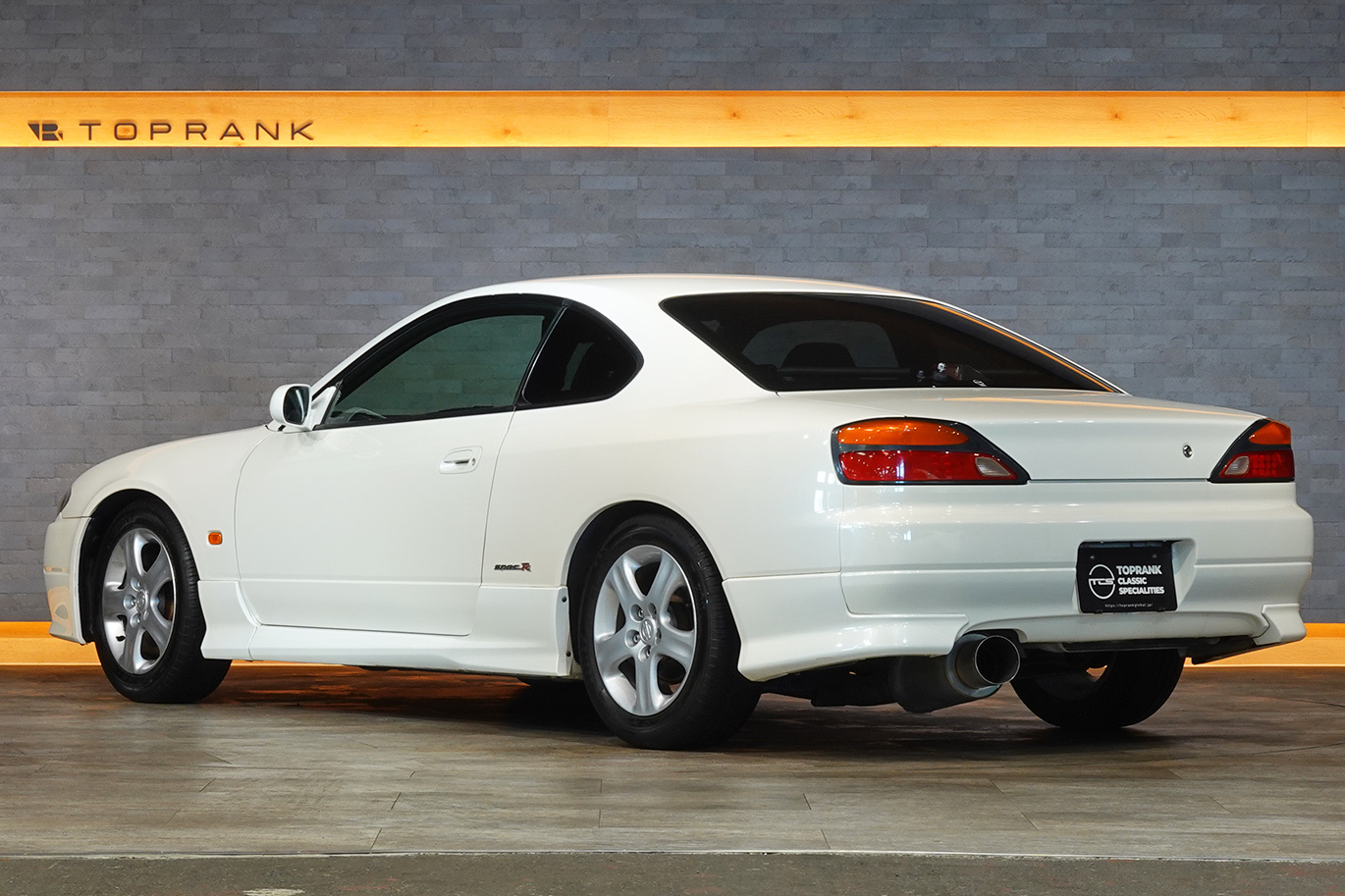 日産 シルビア S15  Silvia Spec R・SR20ターボエンジン・純正６速MT・社外スピンターンノブ・社外サイドスカート