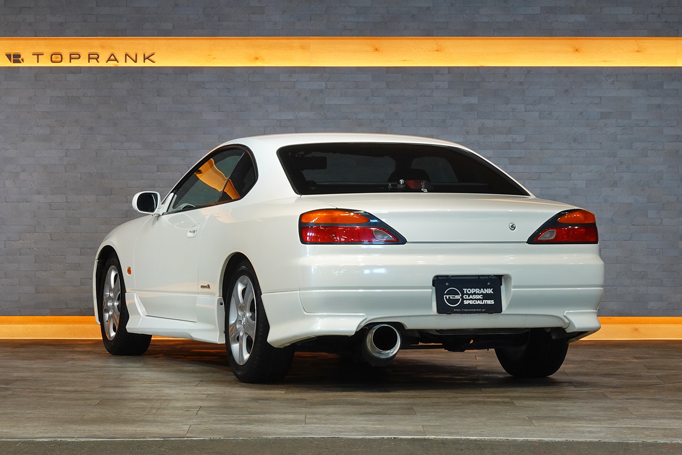 日産 シルビア S15  Silvia Spec R・SR20ターボエンジン・純正６速MT・社外スピンターンノブ・社外サイドスカート