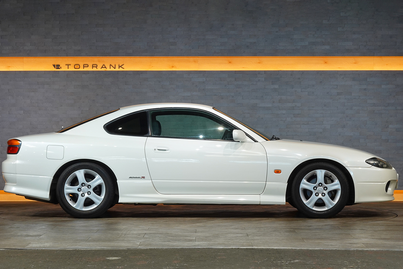 日産 シルビア S15  Silvia Spec R・SR20ターボエンジン・純正６速MT・社外スピンターンノブ・社外サイドスカート