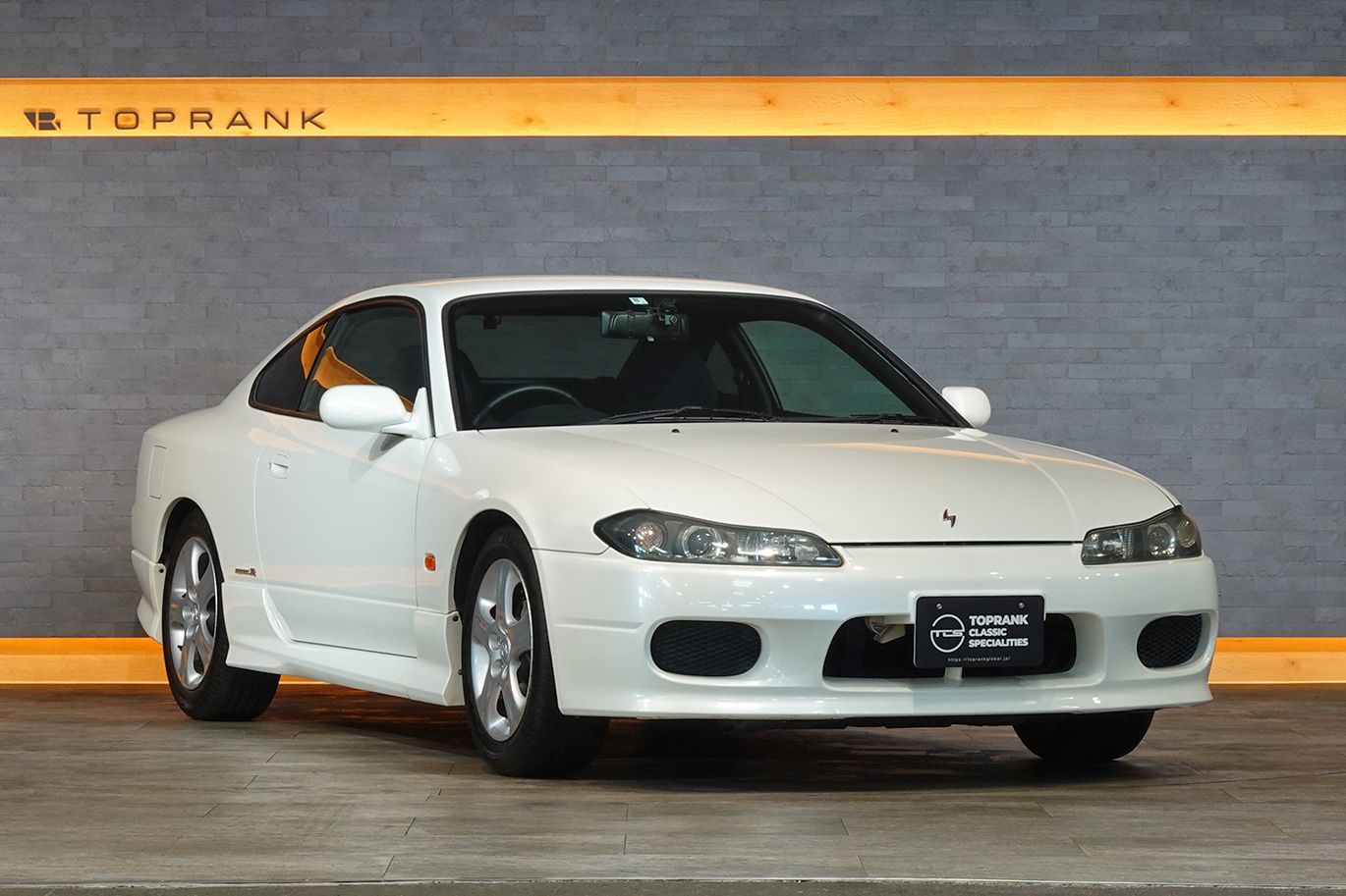 日産 シルビア S15  Silvia Spec R・SR20ターボエンジン・純正６速MT・社外スピンターンノブ・社外サイドスカート