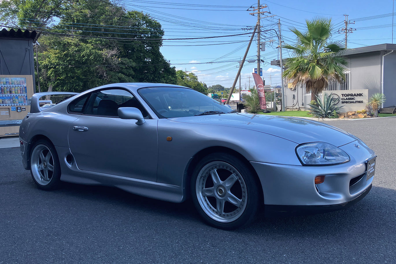 トヨタ スープラ JZA80 スープラ RZ・純正６速MT・レイズ１８インチアルミ・大型リアスポイラー・2JZターボエンジン