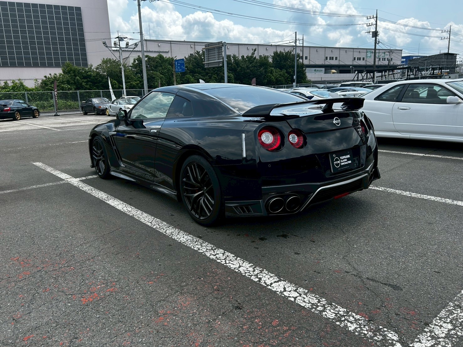 日産 GT-R ピュアエディション