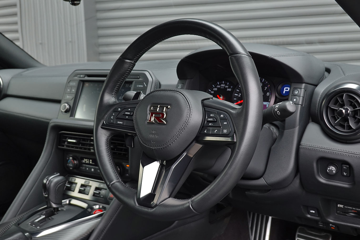 日産 GT-R R35 GT-R ピュアエディション