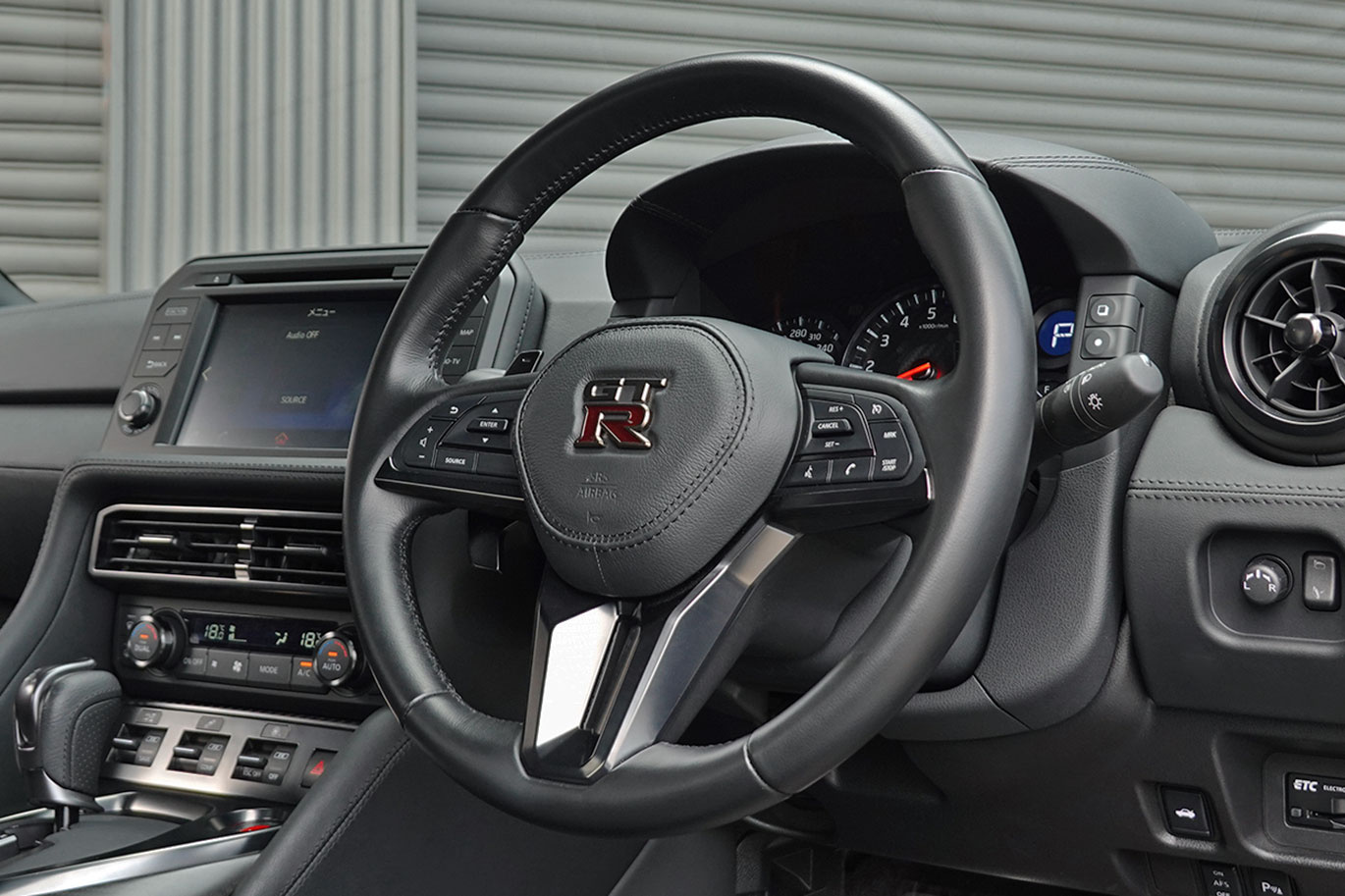 日産 GT-R R35 GT-R Pure Edition