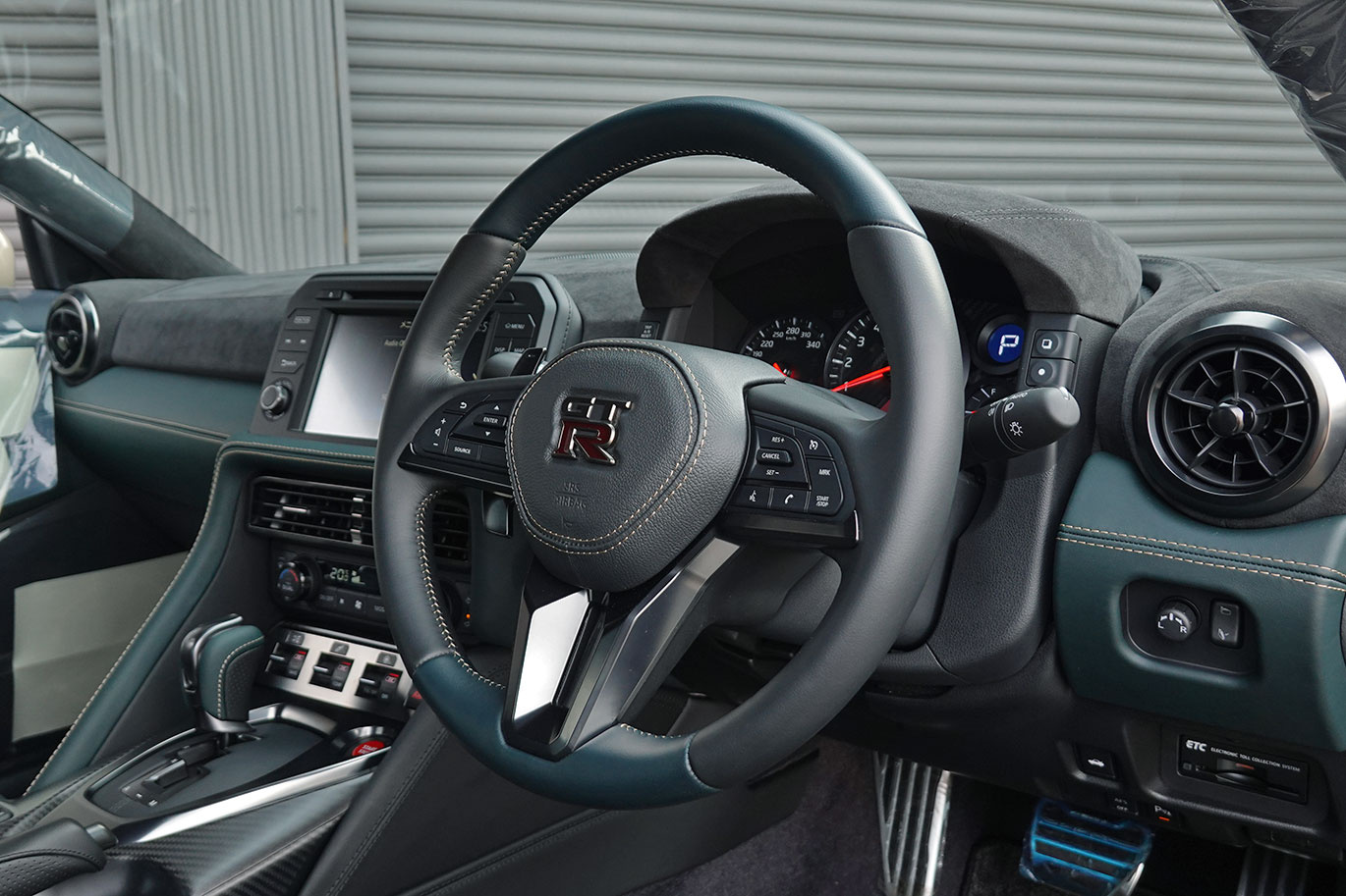 日産 GT-R R35 GT-R プレミアムエディション T-Spec