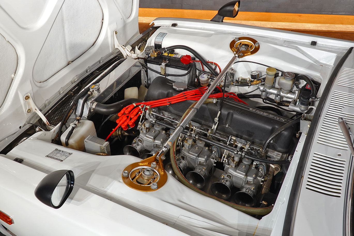 日産 スカイラインクーペ KGC10 スカイライン　2000GT、L28改３リッター・ハヤシレーシングアルミ・リアブレーキディスクブレーキ化公認
