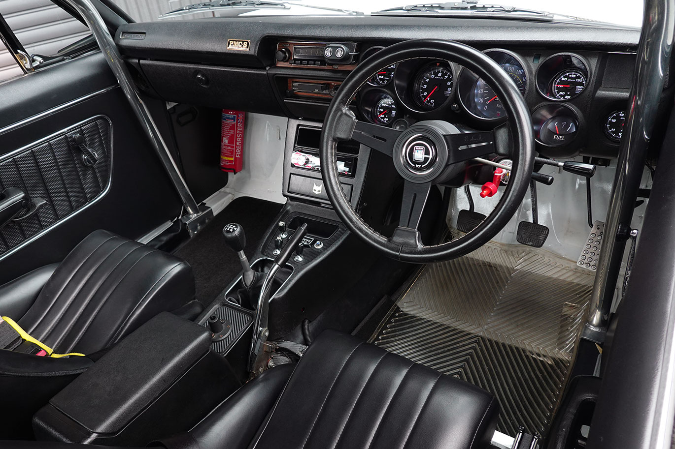 日産 スカイラインクーペ KGC10 スカイライン　2000GT、L28改３リッター・ハヤシレーシングアルミ・リアブレーキディスクブレーキ化公認
