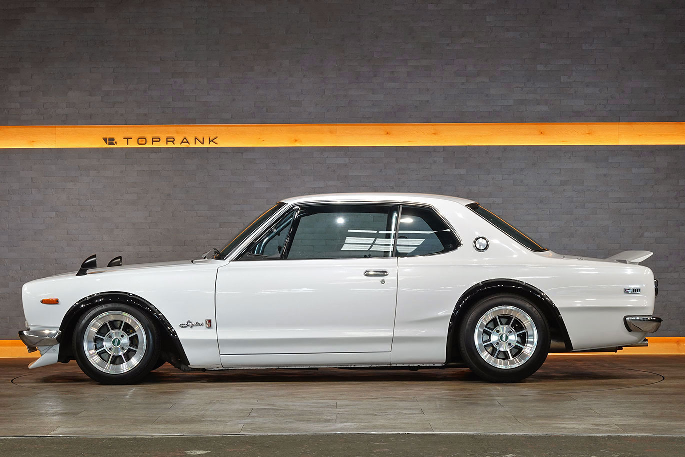 日産 スカイラインクーペ KGC10 スカイライン　2000GT、L28改３リッター・ハヤシレーシングアルミ・リアブレーキディスクブレーキ化公認