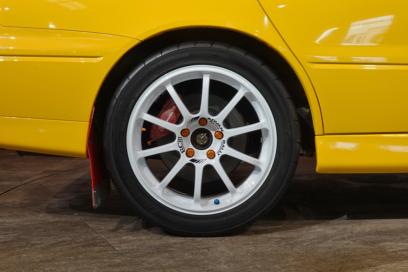 三菱 ランサーエボリューション Lancer GSR Evolution VII ワンオーナー・ADVAN Racing RCIII 17 インチ・Ralliart マッドフラップ純正ダンデライオンイエロー・4G63ターボエンジン・５速MT