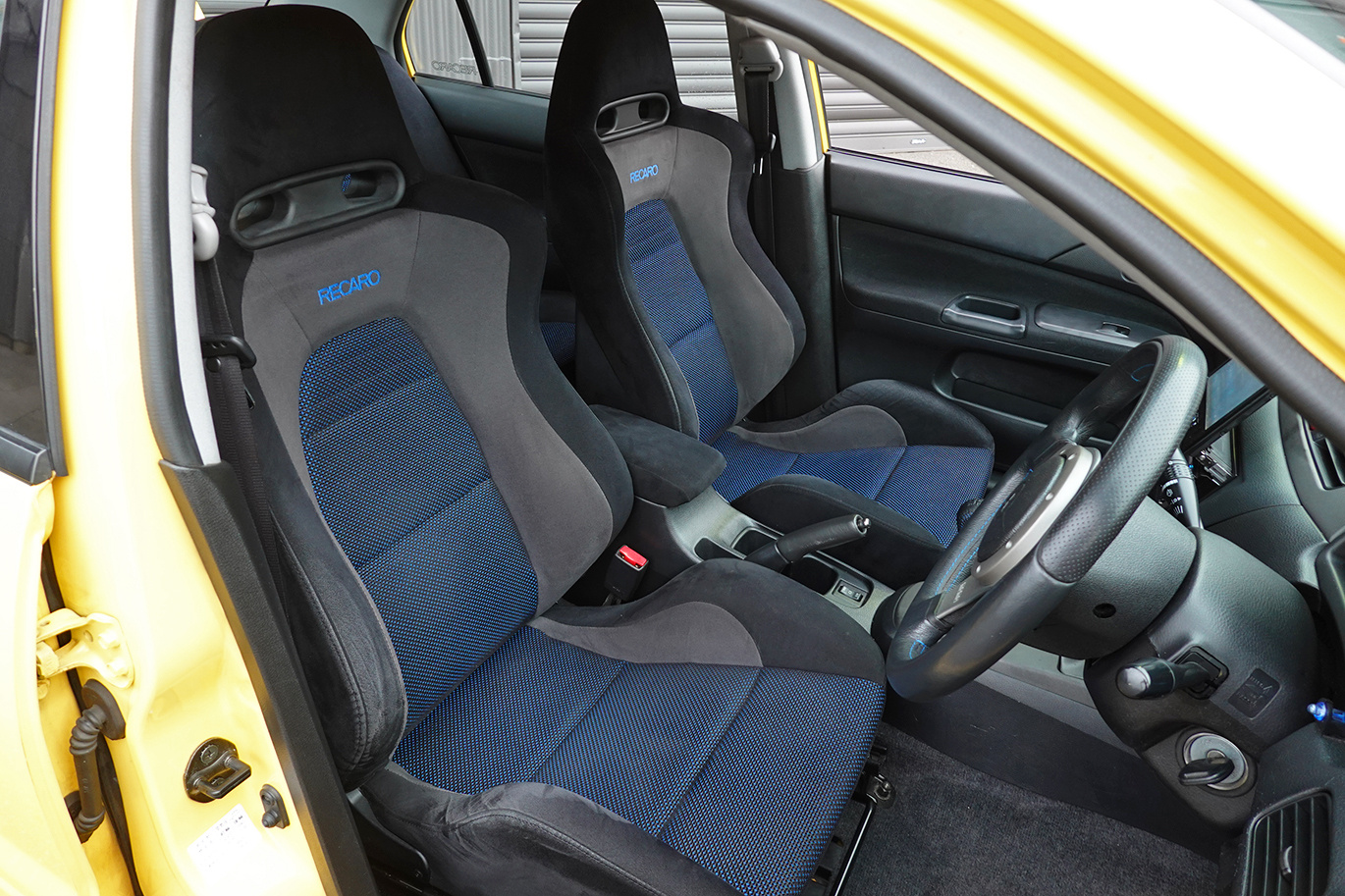 三菱 ランサーエボリューション Lancer GSR Evolution VII ワンオーナー・ADVAN Racing RCIII 17 インチ・Ralliart マッドフラップ純正ダンデライオンイエロー・4G63ターボエンジン・５速MT