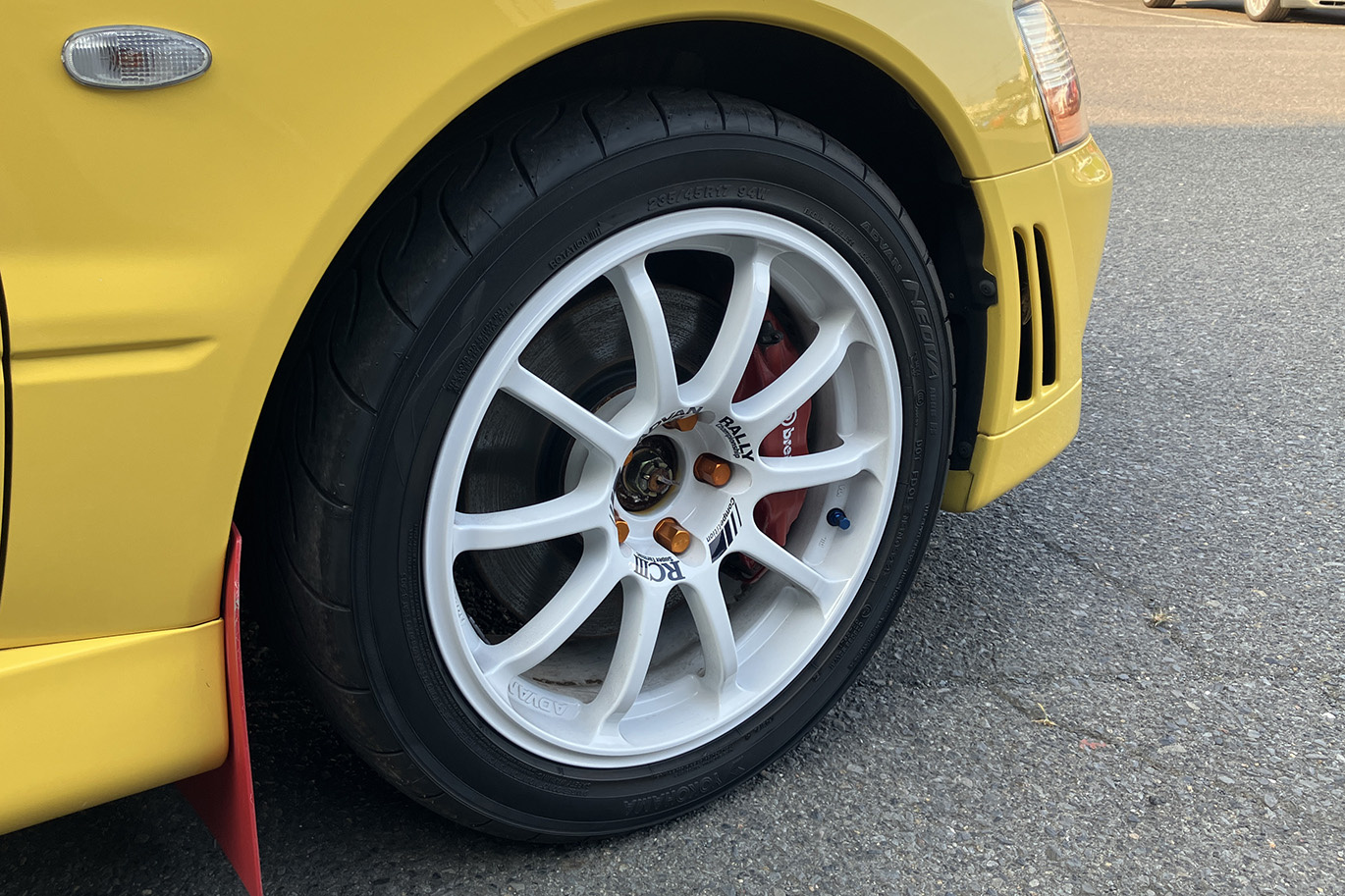 三菱 ランサーエボリューション GSR エボ VII, ADVAN Racing 17 インチ、ONE OWNER