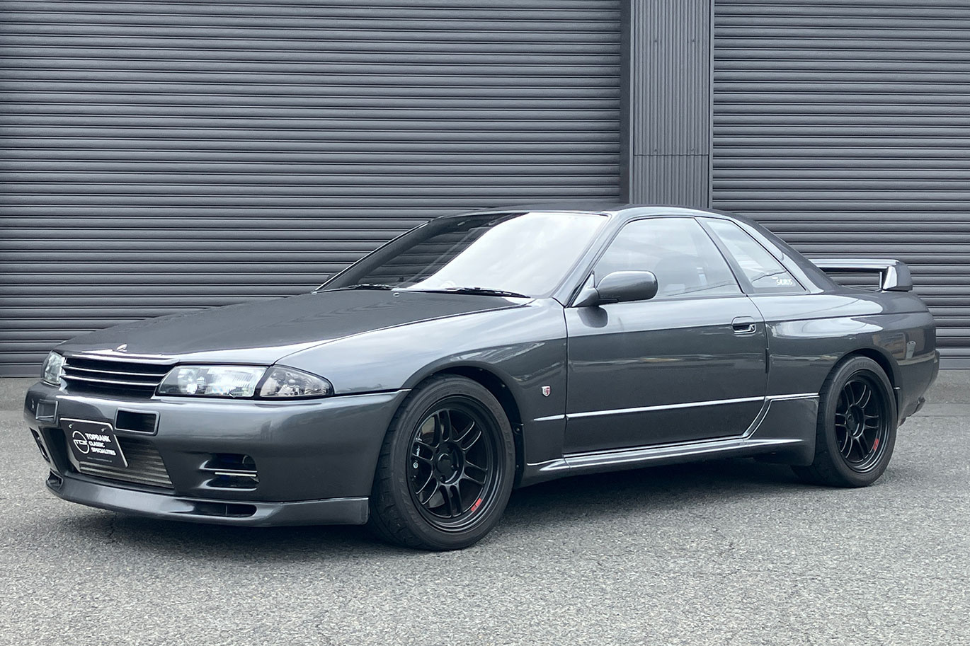 日産 スカイラインGT-R BNR32 R32 スカイライン GT-R Garage SAURUS 884 エンジンヘッドカバー・BLITZ 車高調＆DSC・ENDLESS Xコイルスプリング・Defiメーター類