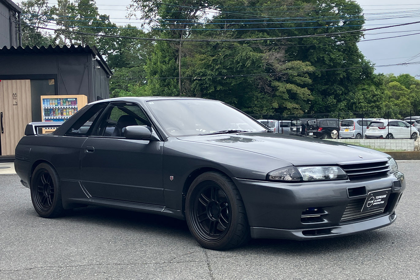 日産 スカイラインGT-R BNR32 R32 スカイライン GT-R Garage SAURUS 884 エンジンヘッドカバー・BLITZ 車高調＆DSC・ENDLESS Xコイルスプリング・Defiメーター類