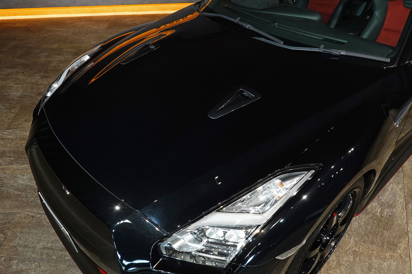 日産 GT-R R35 GT-R Nismo 日産メーカーオプションフルチタンマフラー・純正Recaroアルカンターラカーボンセミバケットシート