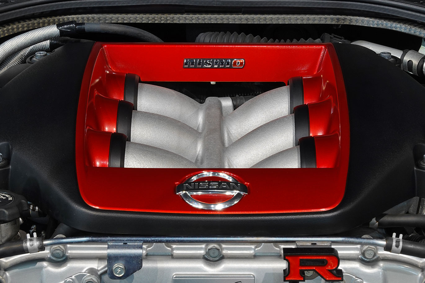 日産 GT-R R35 GT-R Nismo 日産メーカーオプションフルチタンマフラー・純正Recaroアルカンターラカーボンセミバケットシート