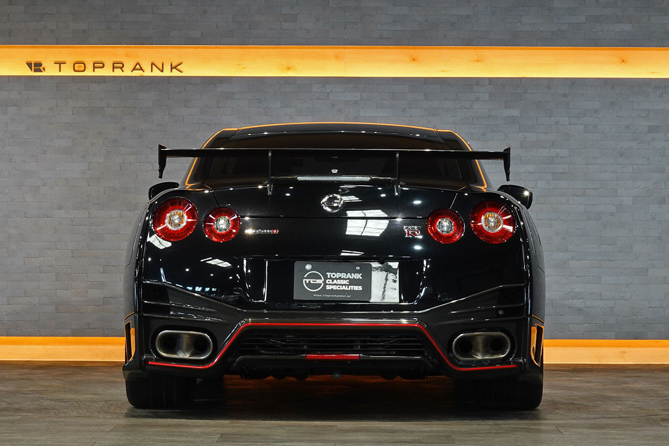 日産 GT-R R35 GT-R Nismo 日産メーカーオプションフルチタンマフラー・純正Recaroアルカンターラカーボンセミバケットシート