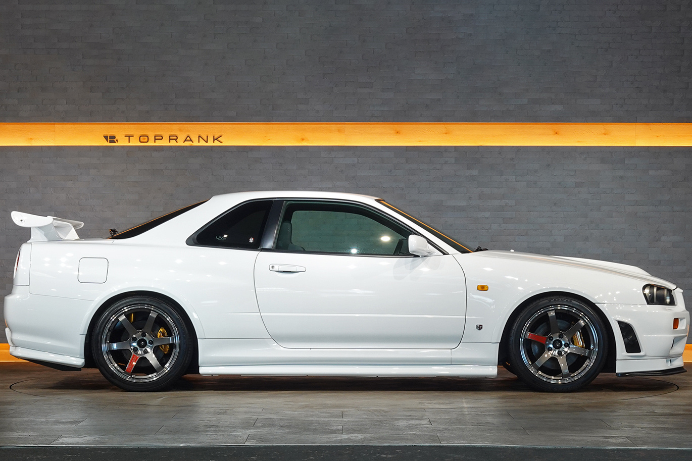 日産 スカイラインGT-R R34 BNR34 スカイラインGT-R  V-SPEC ニスモフルエアロ・R-Tuneドライカーボンボンネット・レイズ ボルクレーシング TE37SL 18インチAW