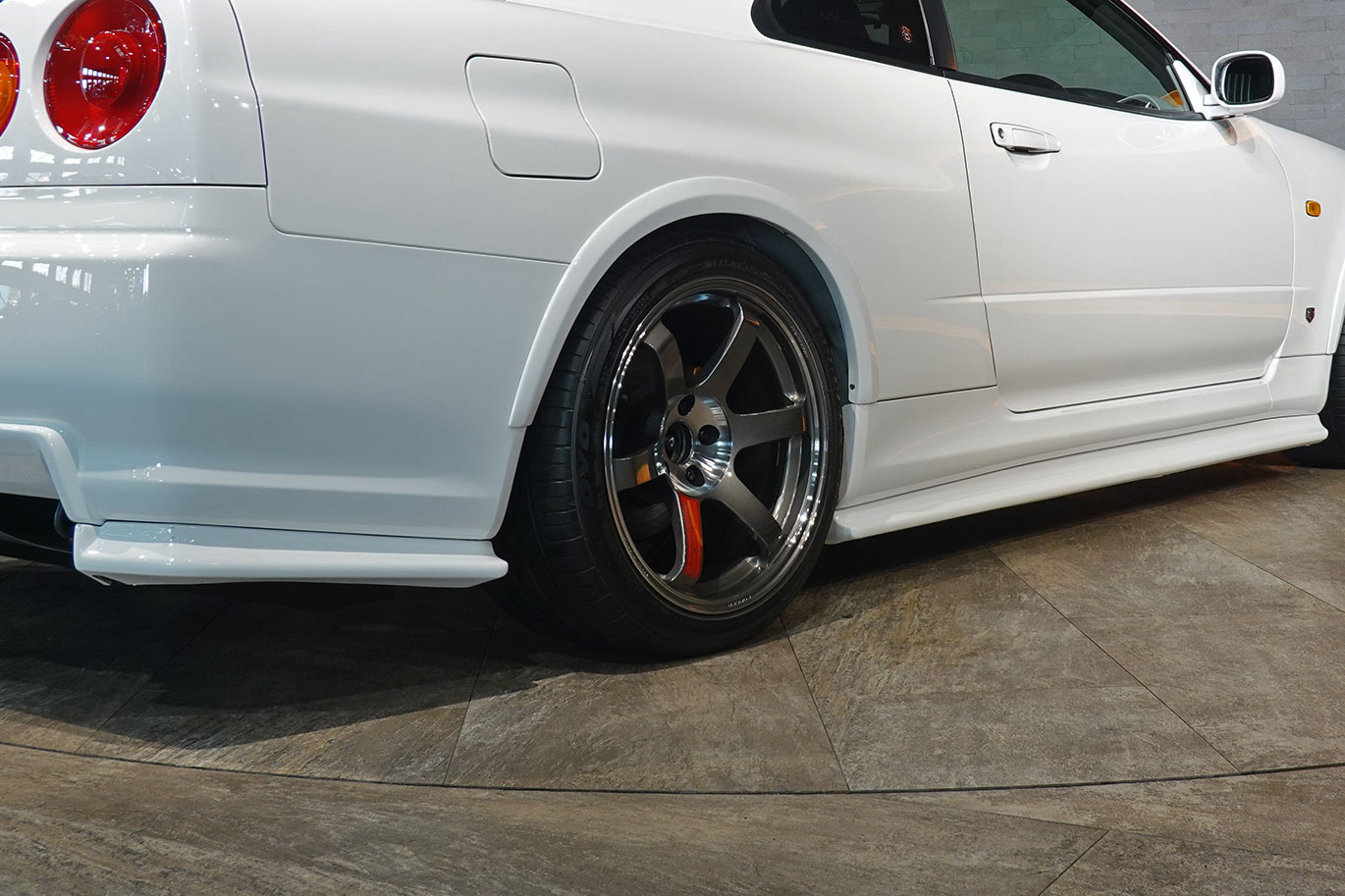 日産 スカイラインGT-R R34 BNR34 スカイラインGT-R  V-SPEC ニスモフルエアロ・R-Tuneドライカーボンボンネット・レイズ ボルクレーシング TE37SL 18インチAW