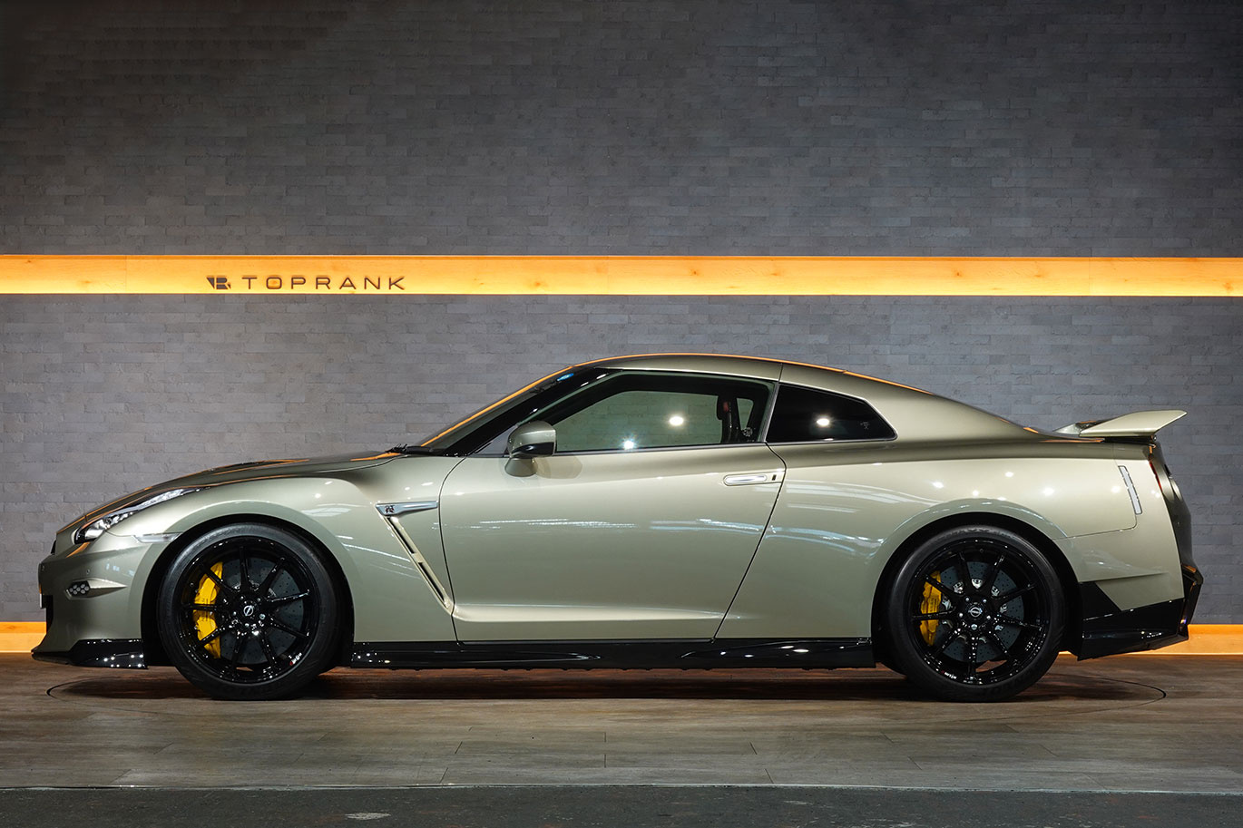 日産 GT-R R35 GT-R, Track edition engineered by NISMO T-Spec MY24・T-Spec専用色：ミレニアムジェイド-JW0-・メーカーOP：Reacaro製カーボンバックバケットシート