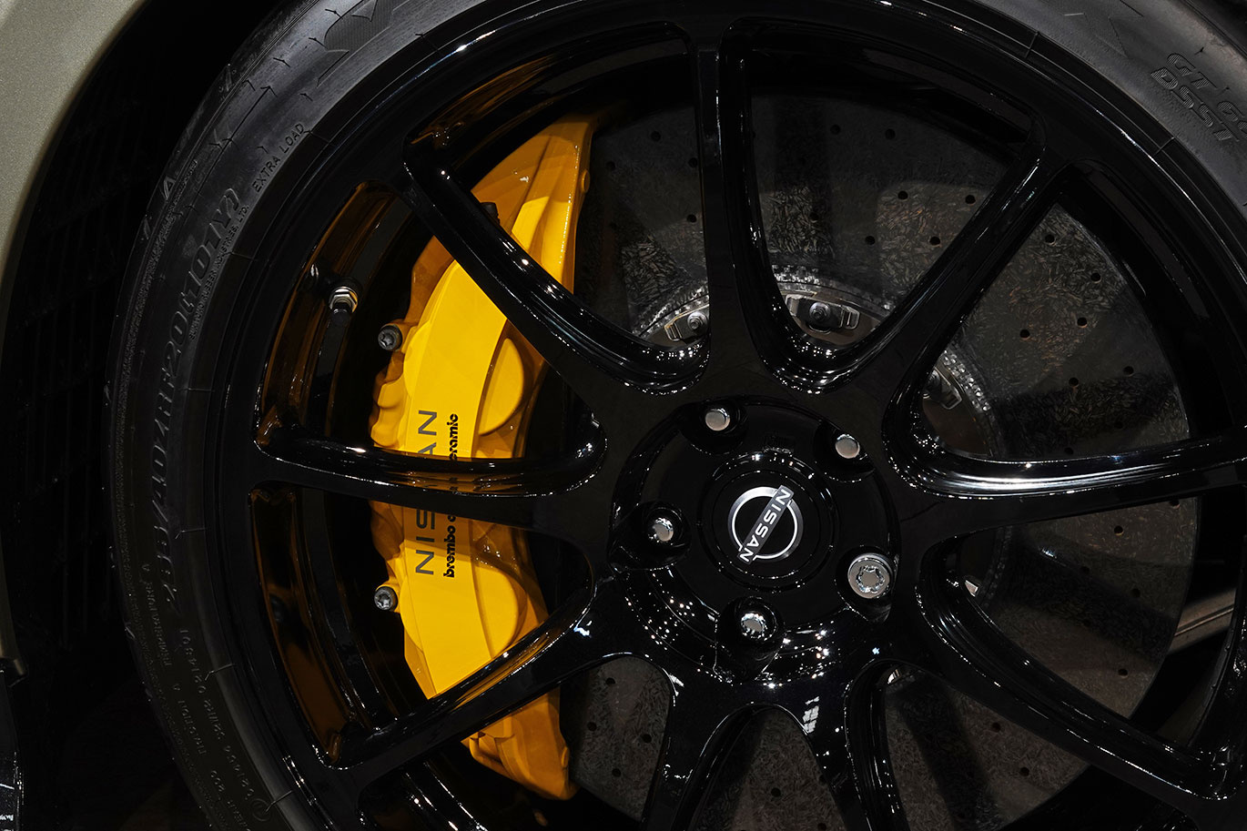 日産 GT-R R35 GT-R, Track edition engineered by NISMO T-Spec MY24・T-Spec専用色：ミレニアムジェイド-JW0-・メーカーOP：Reacaro製カーボンバックバケットシート