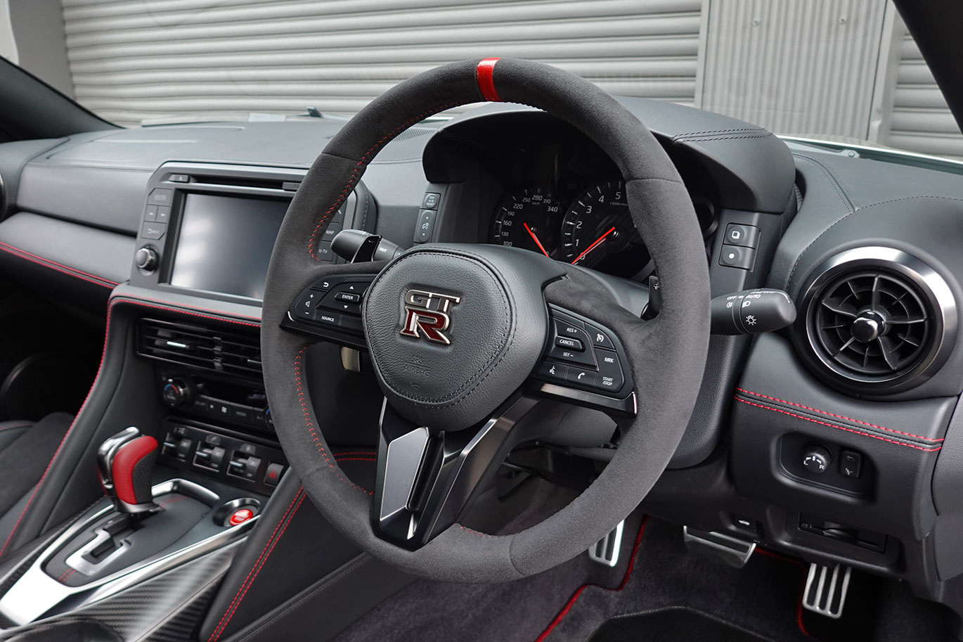 日産 GT-R R35 GT-R, Track edition engineered by NISMO T-Spec MY24・T-Spec専用色：ミレニアムジェイド-JW0-・メーカーOP：Reacaro製カーボンバックバケットシート